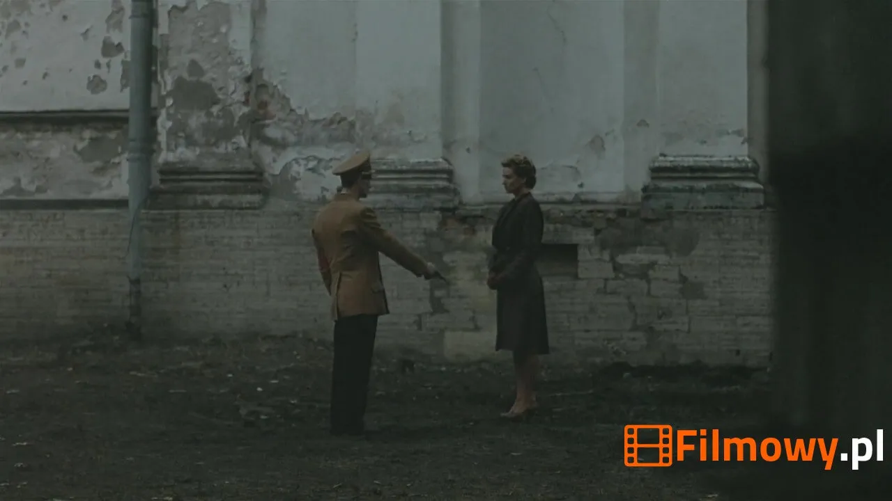 Kadr z filmu Der Untergang (Upadek) - zdjęcie 1 z 17