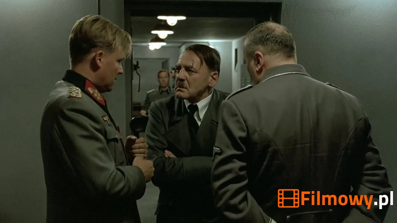 Kadr z filmu Der Untergang (Upadek) - zdjęcie 14 z 17