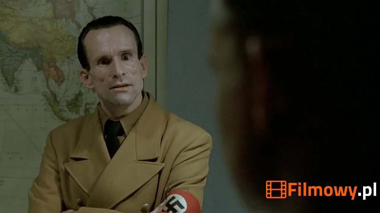 Kadr z filmu Der Untergang (Upadek) - zdjęcie 4 z 17