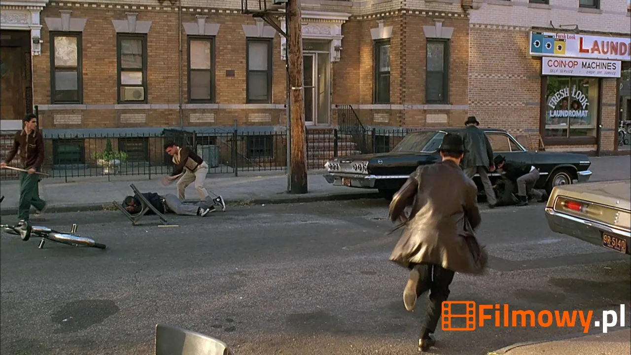 Kadr z filmu A Bronx Tale (Prawo Bronxu) - zdjęcie 17 z 87