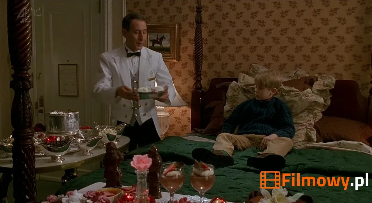 Kadr z filmu Home Alone 2: Lost in New York (Kevin sam w Nowym Jorku) - zdjęcie 16 z 22