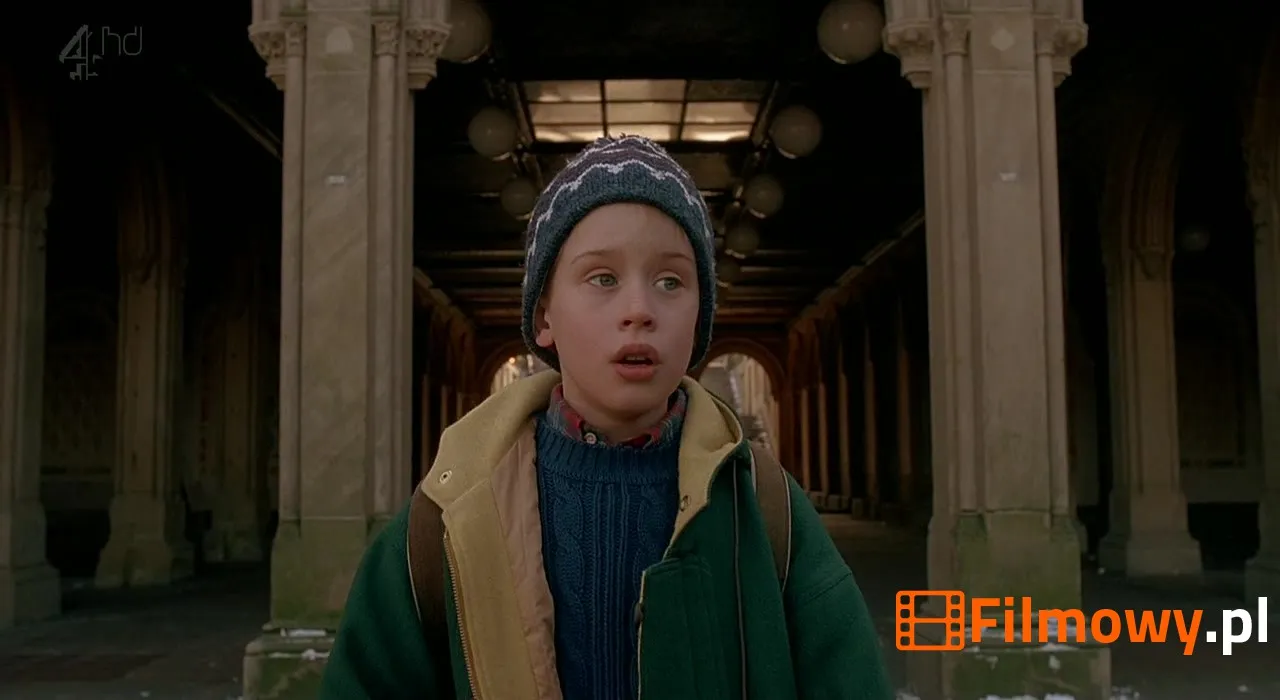Kadr z filmu Home Alone 2: Lost in New York (Kevin sam w Nowym Jorku) - zdjęcie 10 z 22