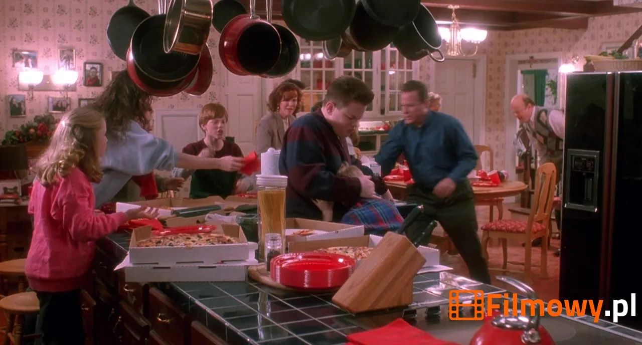 Kadr z filmu Home Alone (Kevin sam w domu) - zdjęcie 13 z 16