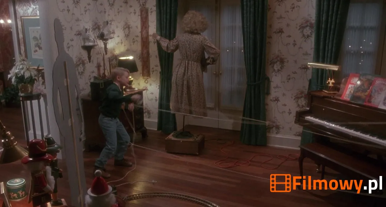 Kadr z filmu Home Alone (Kevin sam w domu) - zdjęcie 8 z 16