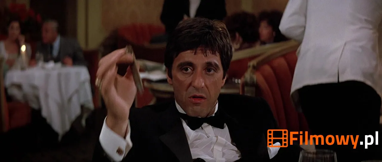 Kadr z filmu Scarface (Człowiek z blizną) - zdjęcie 6 z 17
