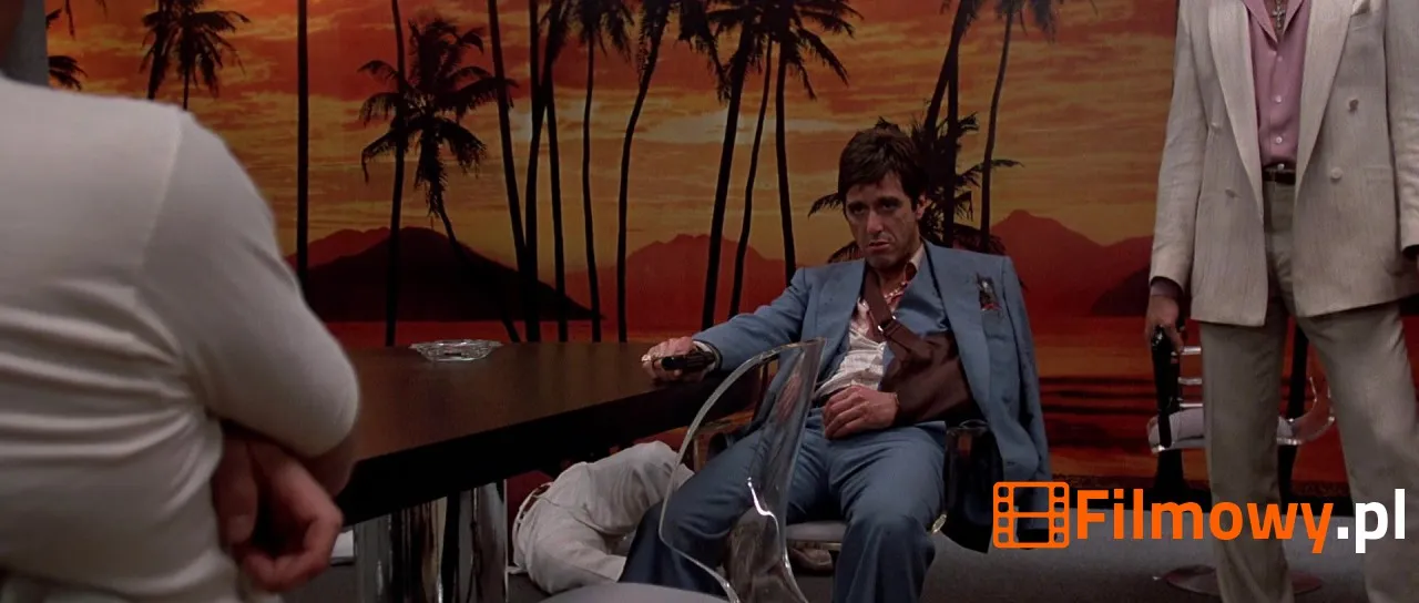 Kadr z filmu Scarface (Człowiek z blizną) - zdjęcie 11 z 17