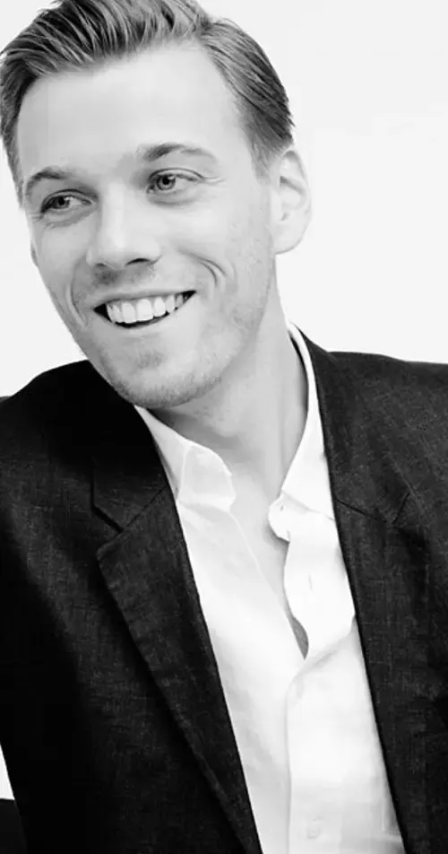 Jake Abel – aktor