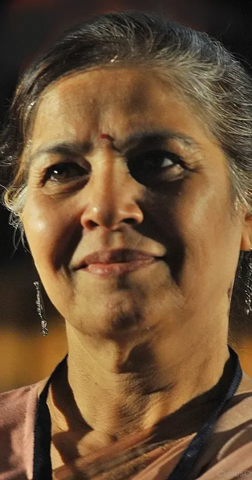 Suhasini Mulay – aktor