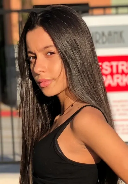 Izabella Alvarez – aktorka