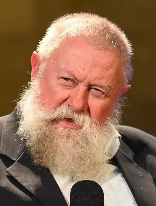 Jerzy Bralczyk – językoznawca, aktor, dubbingowiec
