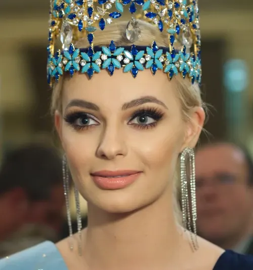 Karolina Bielawska – model, reżyserka