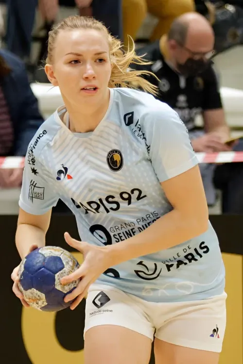 Katarzyna Janiszewska – piłkarz ręczny, aktor
