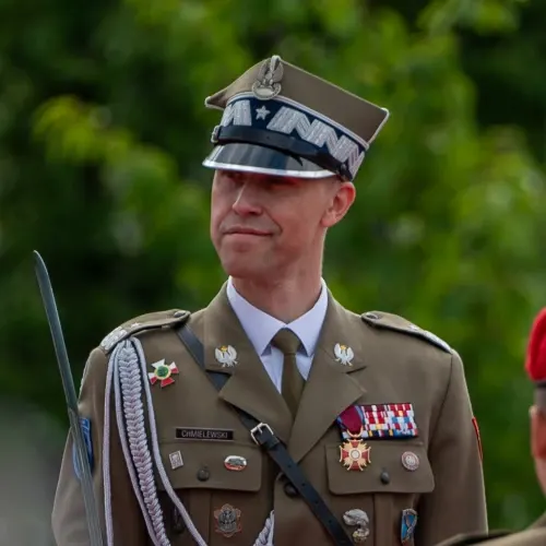 Mariusz Chmielewski – oficer, aktor