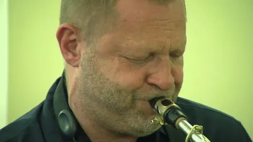 Mikołaj Trzaska – muzyk jazzowy, aktor, muzyk
